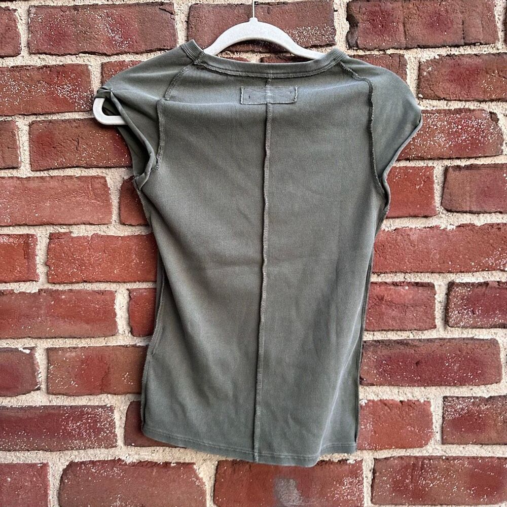 We The Free People Ever Had Tee Olive Green Cotton Blend shirt Women’s Medium NE - Picture 8 of 8